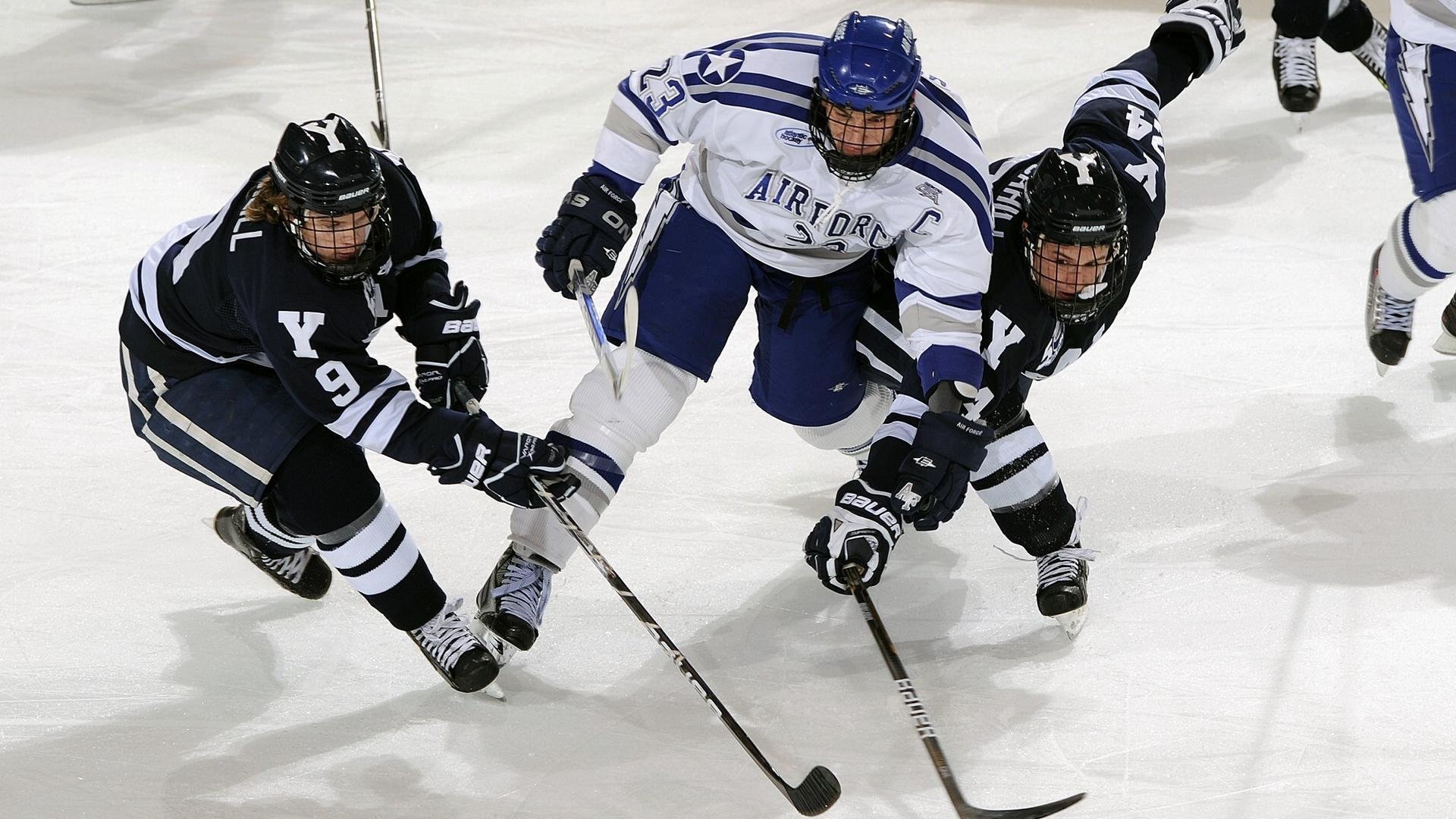 从温网到美网，西西帕斯如何用翻盘之火点燃赛场灵魂